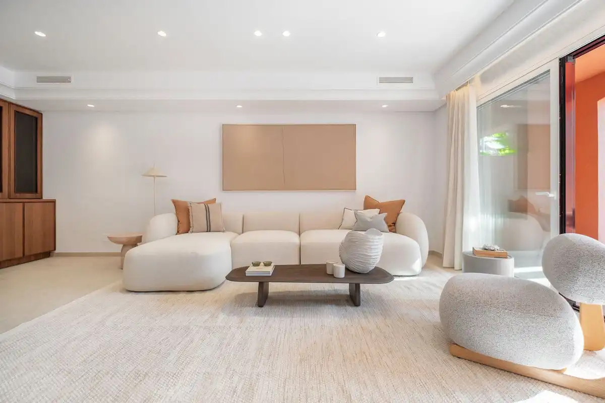 Sala d'estar de Casa o xalet de lloguer en Marbella amb Aire condicionat, Jardí privat i Piscina