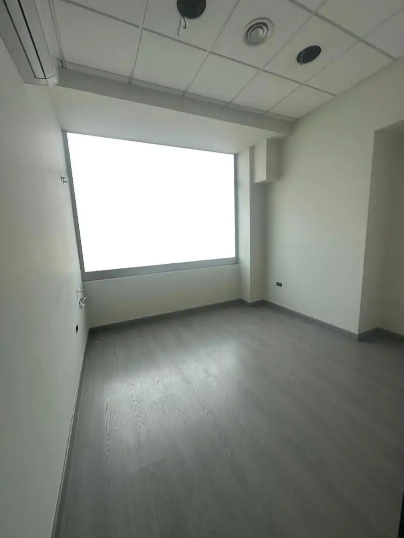 Local comercial en venda a Trobajo del Camino, imagen 4