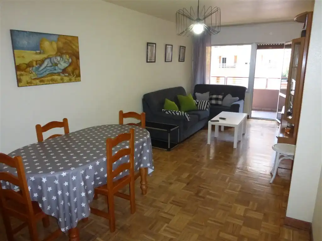 Sala de estar de Piso de alquiler en  Pamplona / Iruña con Calefacción y Amueblado