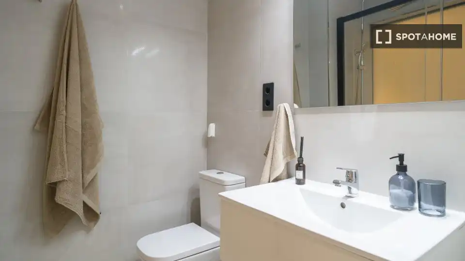 Bany de Estudi per a compartir en Las Palmas de Gran Canaria amb Aire condicionat, Terrassa i Moblat