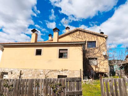 Exterior view of House or chalet for sale in Fresnedillas de la Oliva  with Heating, Private garden and Terrace