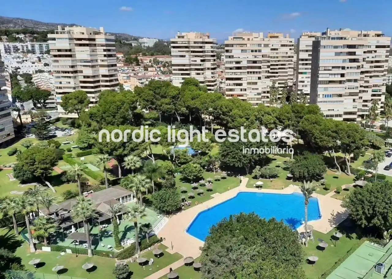 Piso con piscina en venta en Playamar - Benyamina, imagen 2