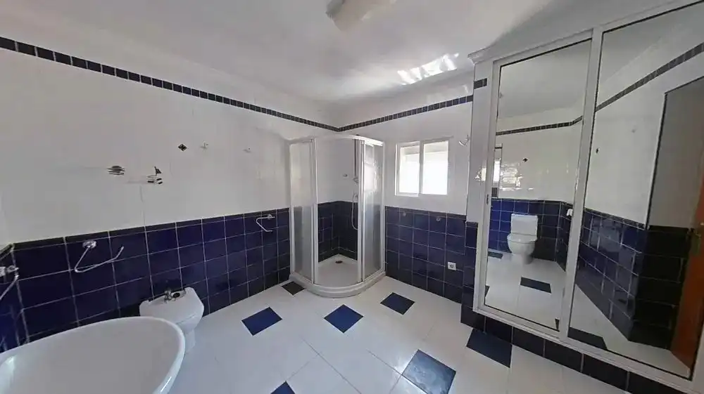 Bathroom of Houses for sale in Vélez-Málaga  with Air Conditioner, Heating and Balcony