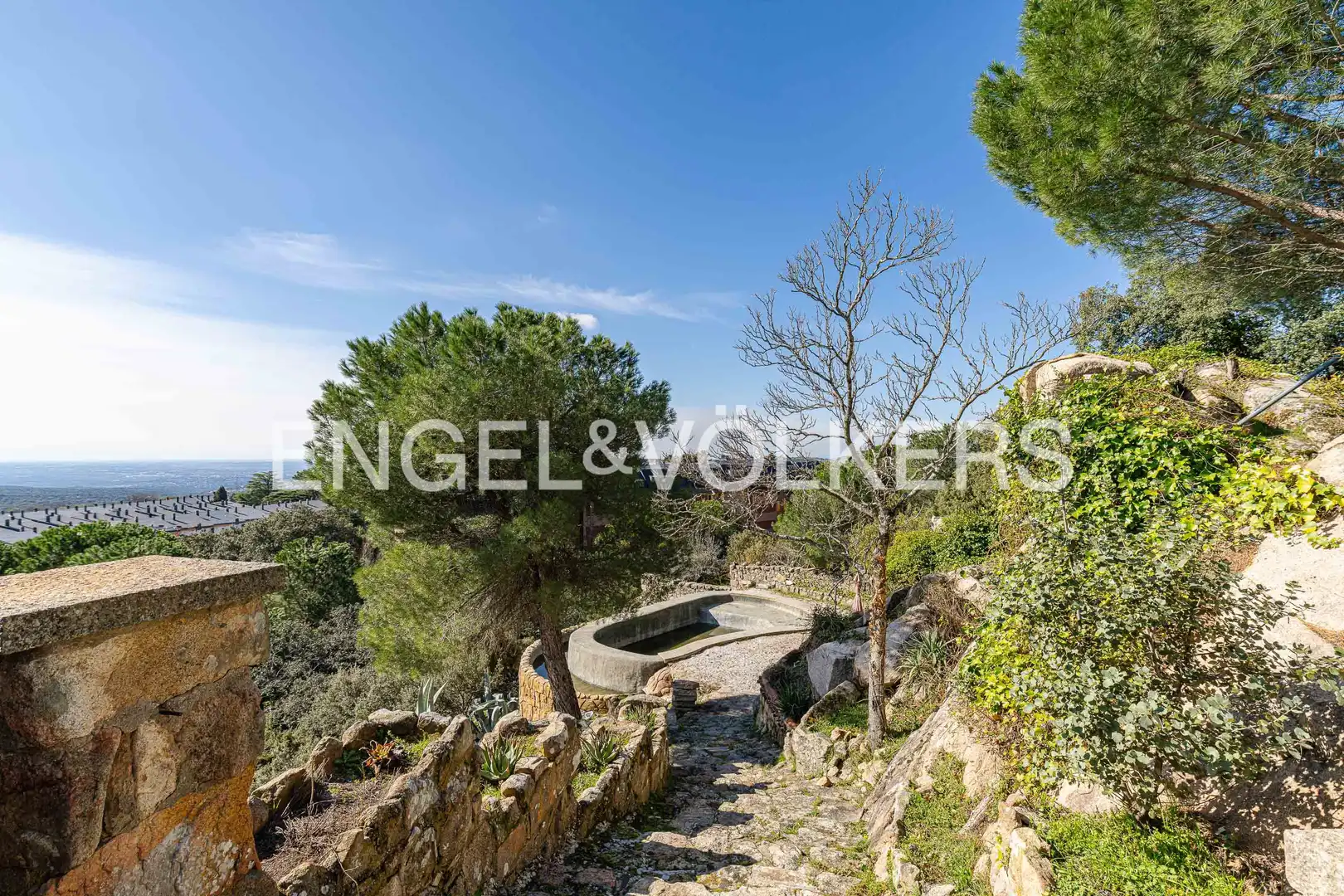 Exterior view of Houses for sale in Hoyo de Manzanares  with Air Conditioner, Heating and Private garden