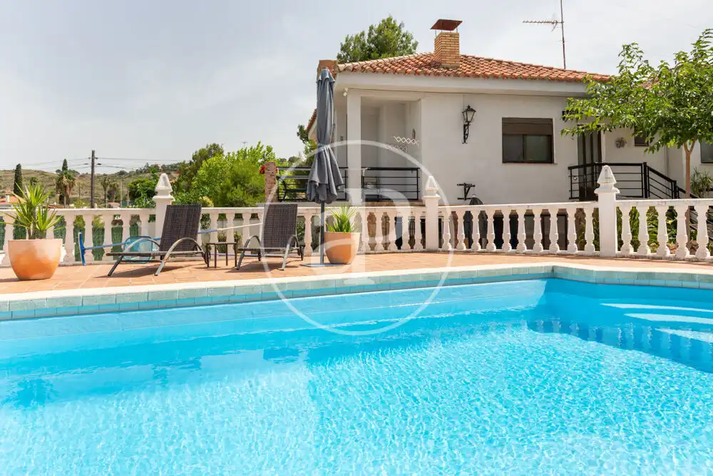 Piscina de Casa o chalet en venta en Chiva con Aire acondicionado, Calefacción y Jardín privado