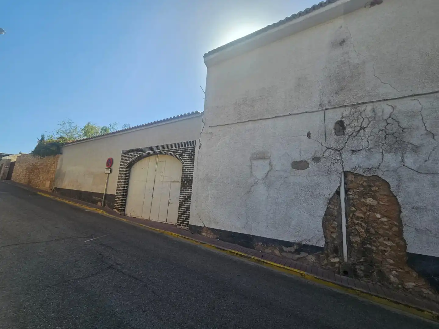 Vista exterior de Local de lloguer en Mondéjar