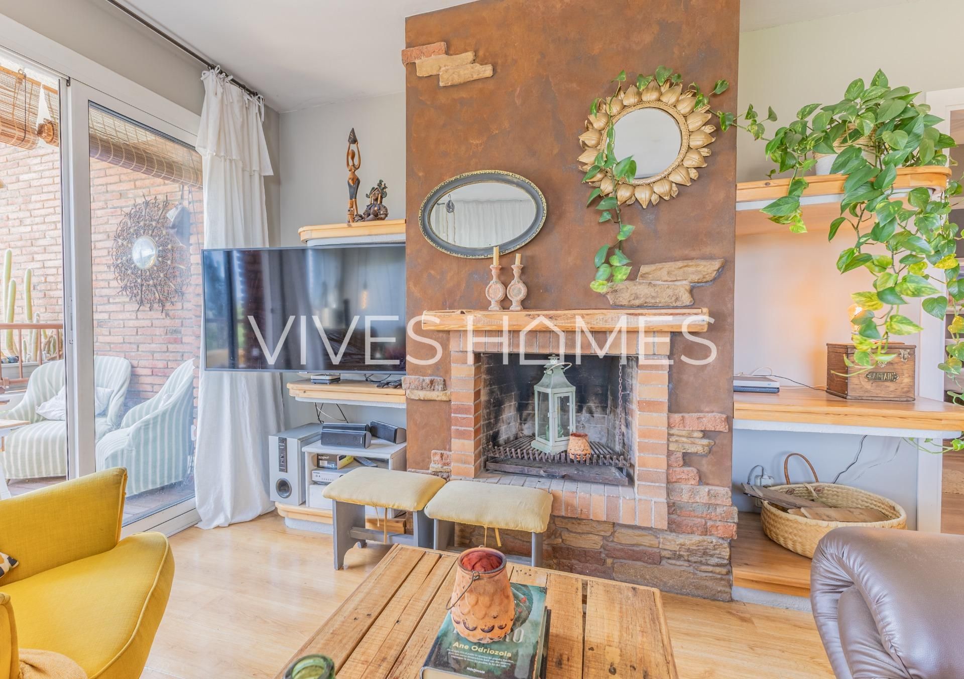 Living room of Flat for sale in Sant Andreu de Llavaneres  with Heating, Private garden and Terrace