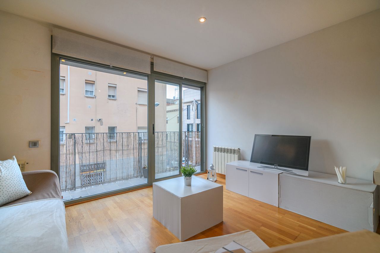 Sala d'estar de Pis en venda en Cornellà de Llobregat amb Aire condicionat, Calefacció i Parquet