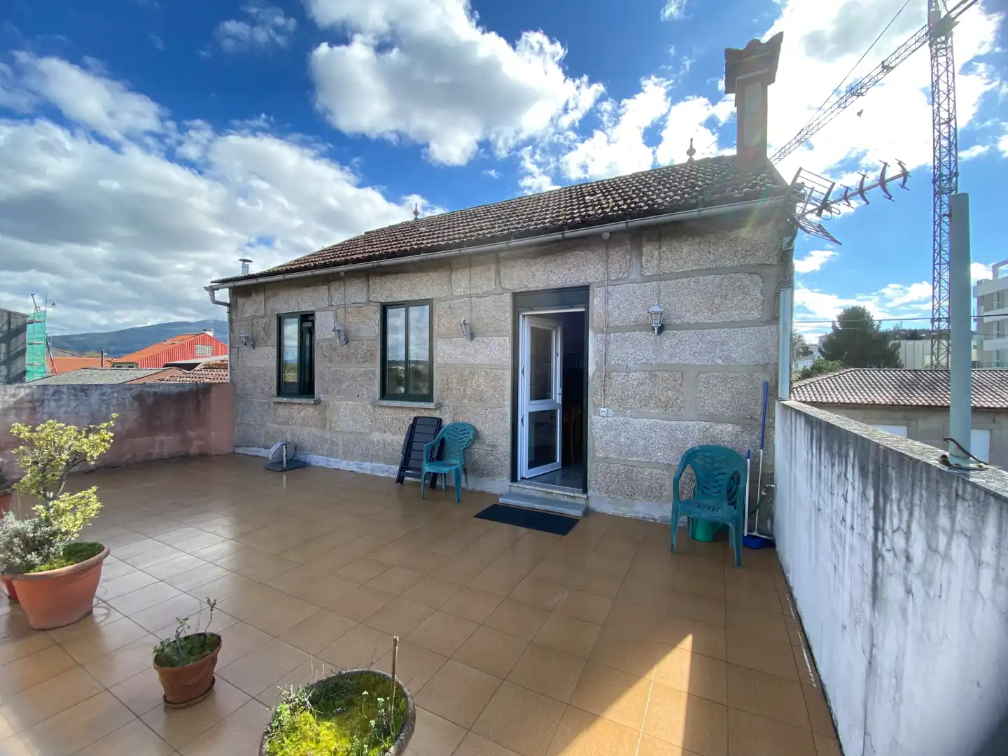 Vista exterior de Casa o xalet en venda en Tui amb Calefacció, Jardí privat i Parquet