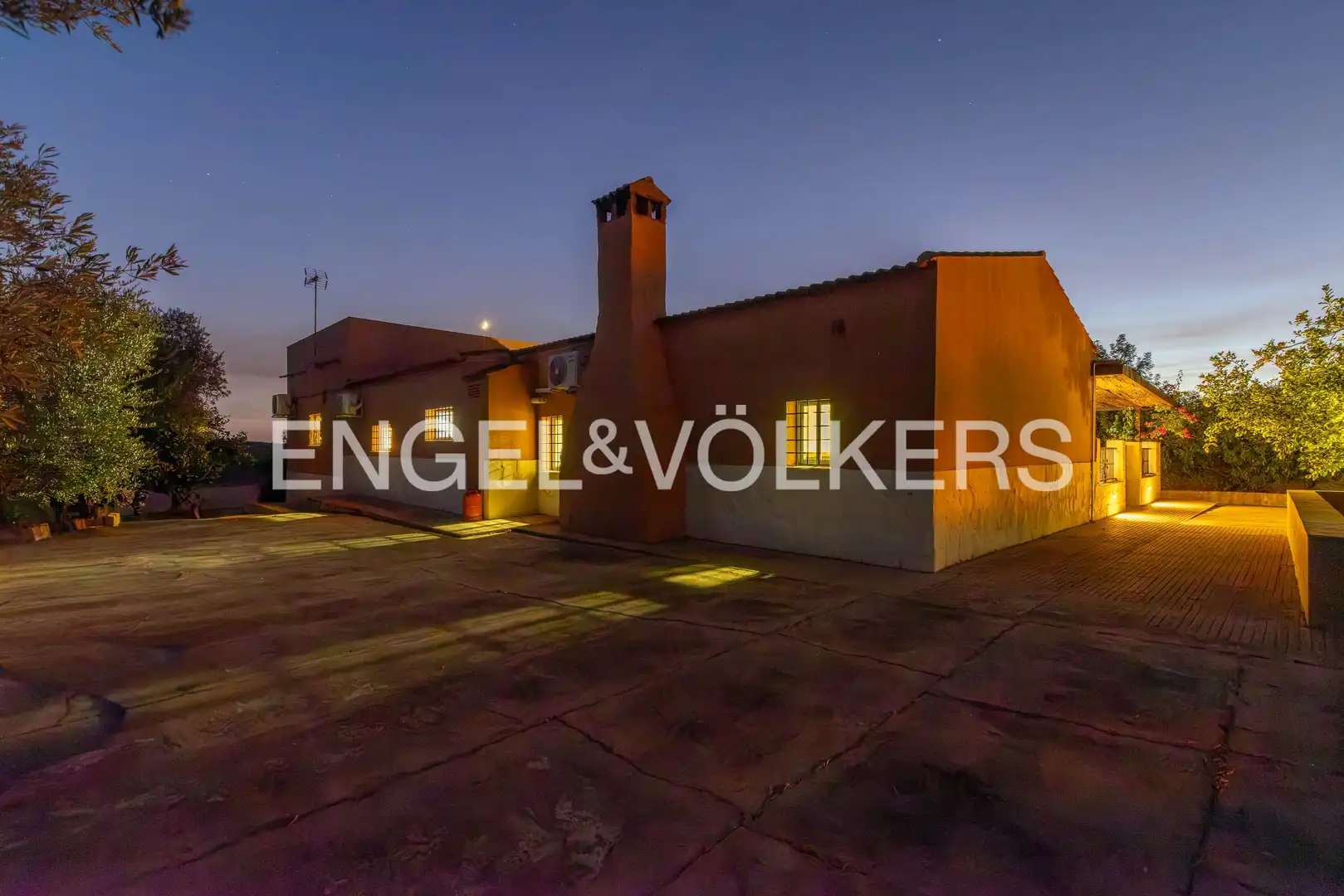 Exterior view of Country homes for sale in Calañas, Huelva