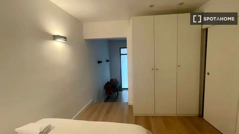 Habitació a Sant Gervasi- Galvany
