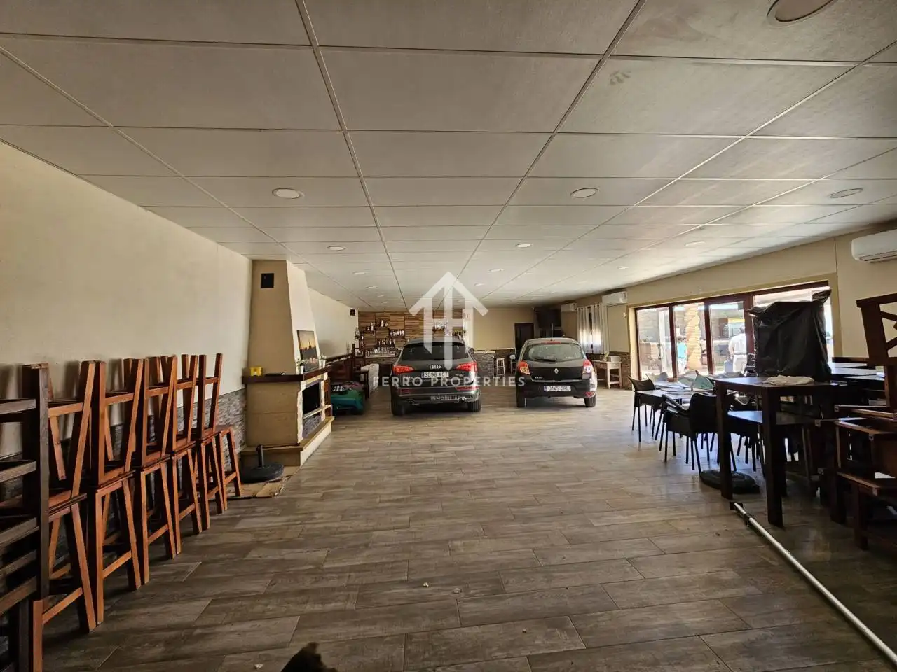 Local en venta en Chimeneas con Aire acondicionado