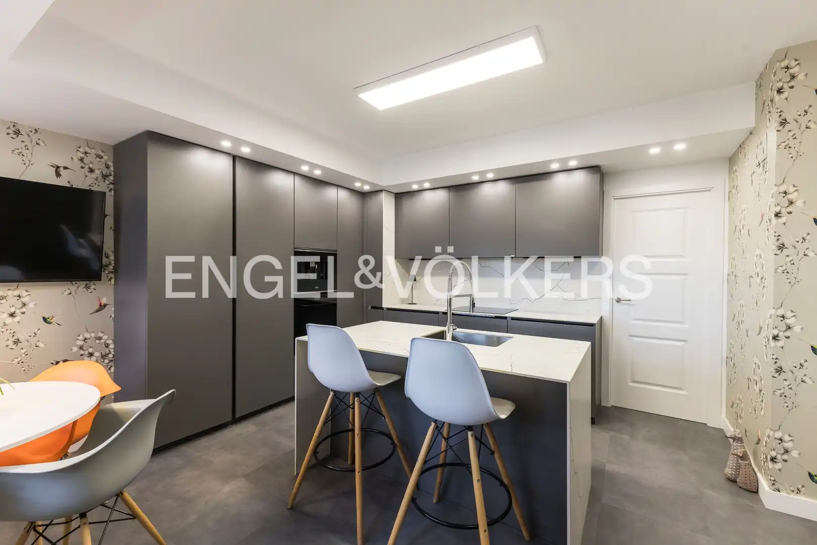 Kitchen of Flat for sale in Madrid  with Air Conditioner, Heating and Parquet flooring