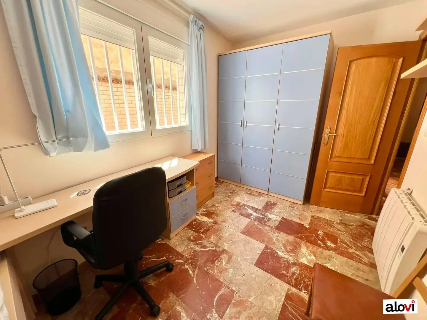 Habitación de Piso de alquiler en Granada con Aire acondicionado, Calefacción y Amueblado
