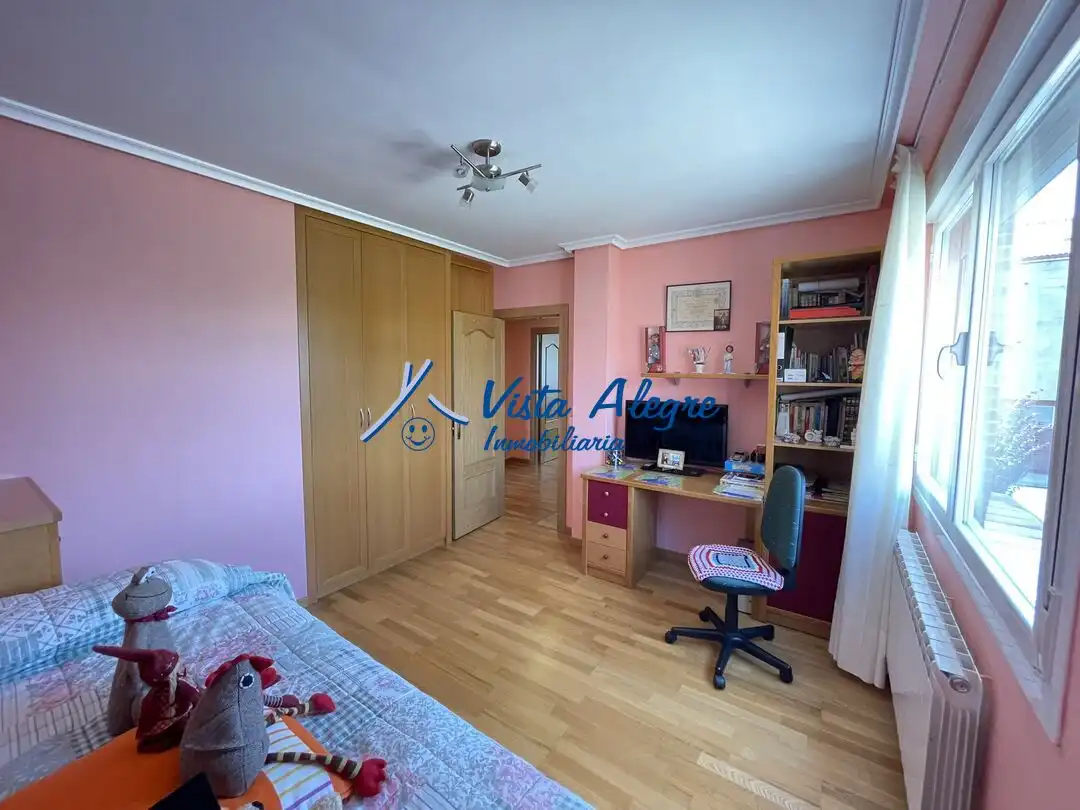 Bedroom of Detached homes for sale in Haro  with Heating, Parquet flooring and Terrace