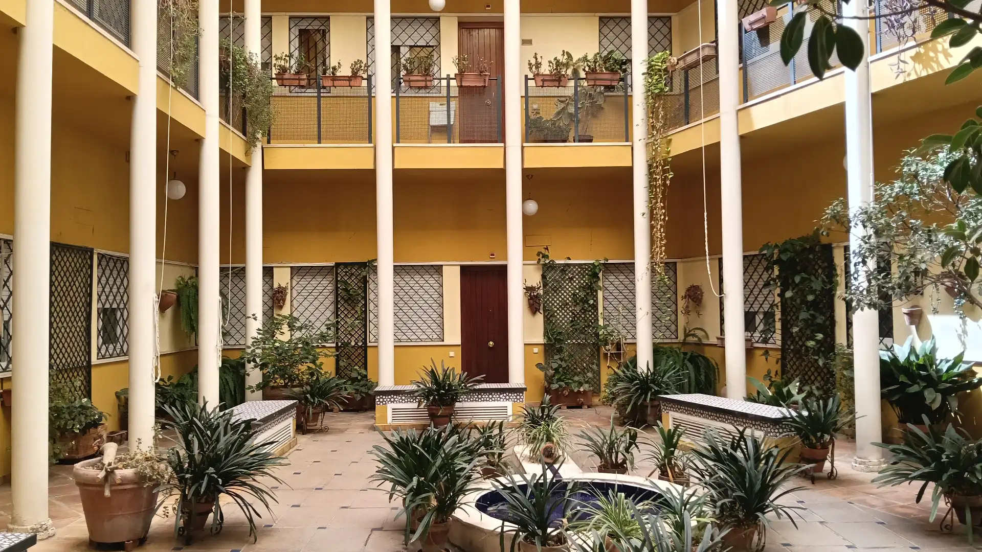 Vista exterior de Apartamento de alquiler en Sevilla con Aire acondicionado, Calefacción y Horno