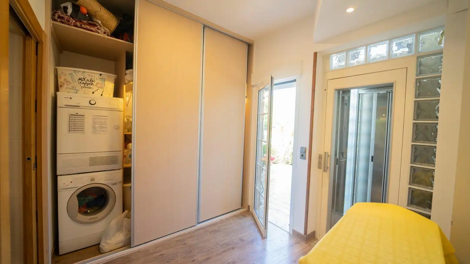 Habitación de Casa o chalet de alquiler en Huétor Vega con Aire acondicionado, Piscina y Amueblado