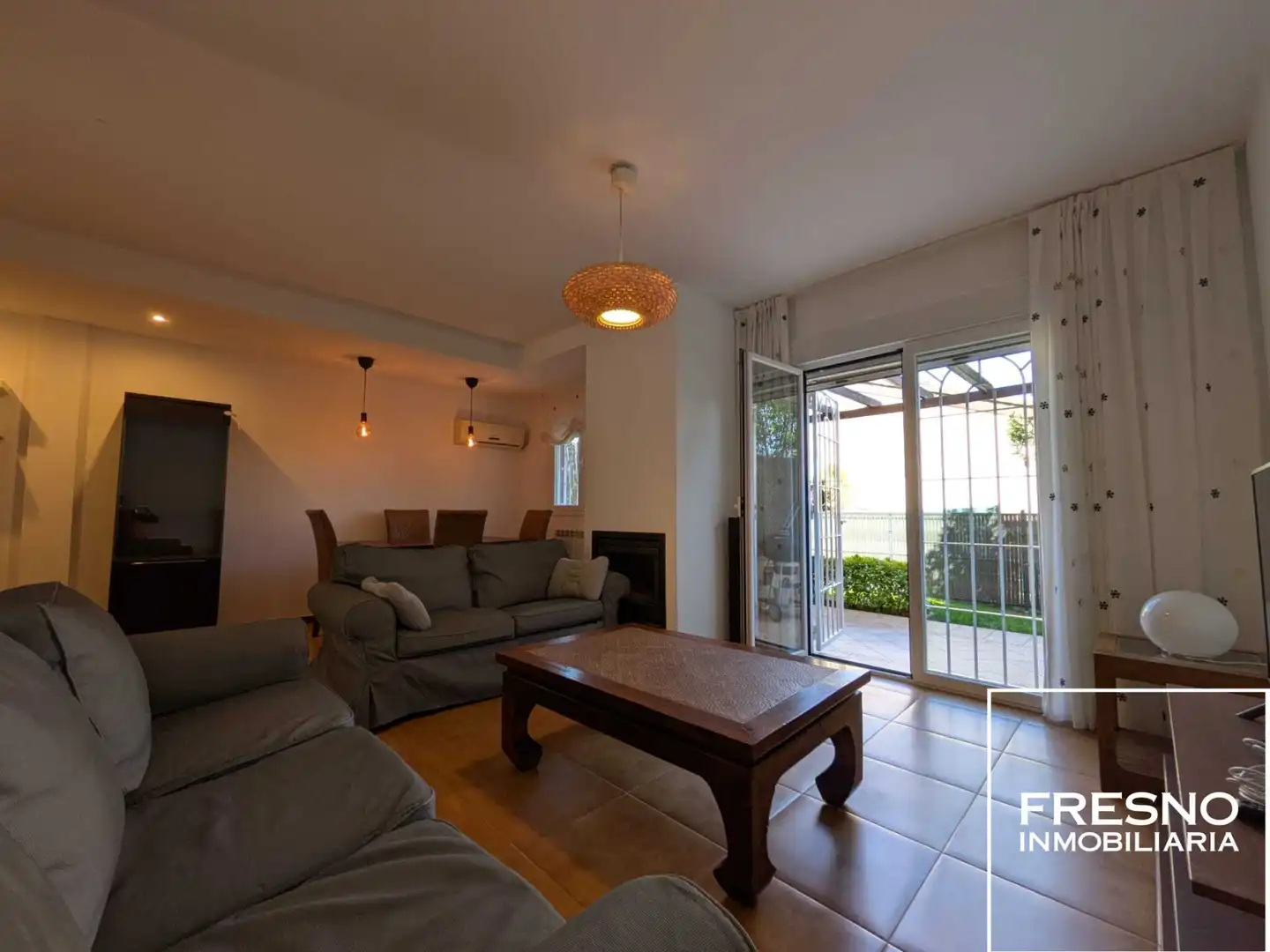 Sala d'estar de Casa o xalet de lloguer en Cobeña amb Aire condicionat, Calefacció i Jardí privat