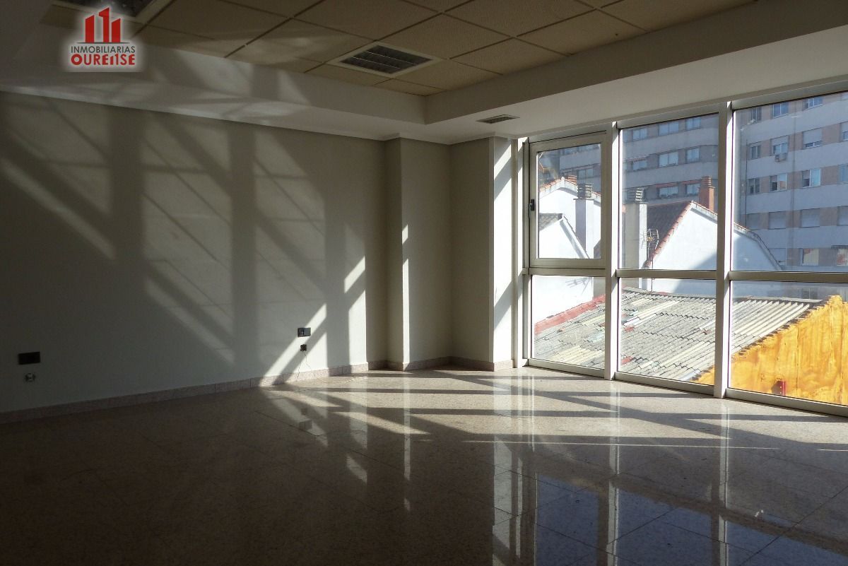 Oficina de lloguer en Ourense Capital  amb Aire condicionat i Calefacció