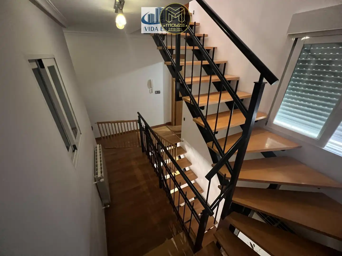 Houses for sale in Jaén  with Air Conditioner, Terrace and Furnished