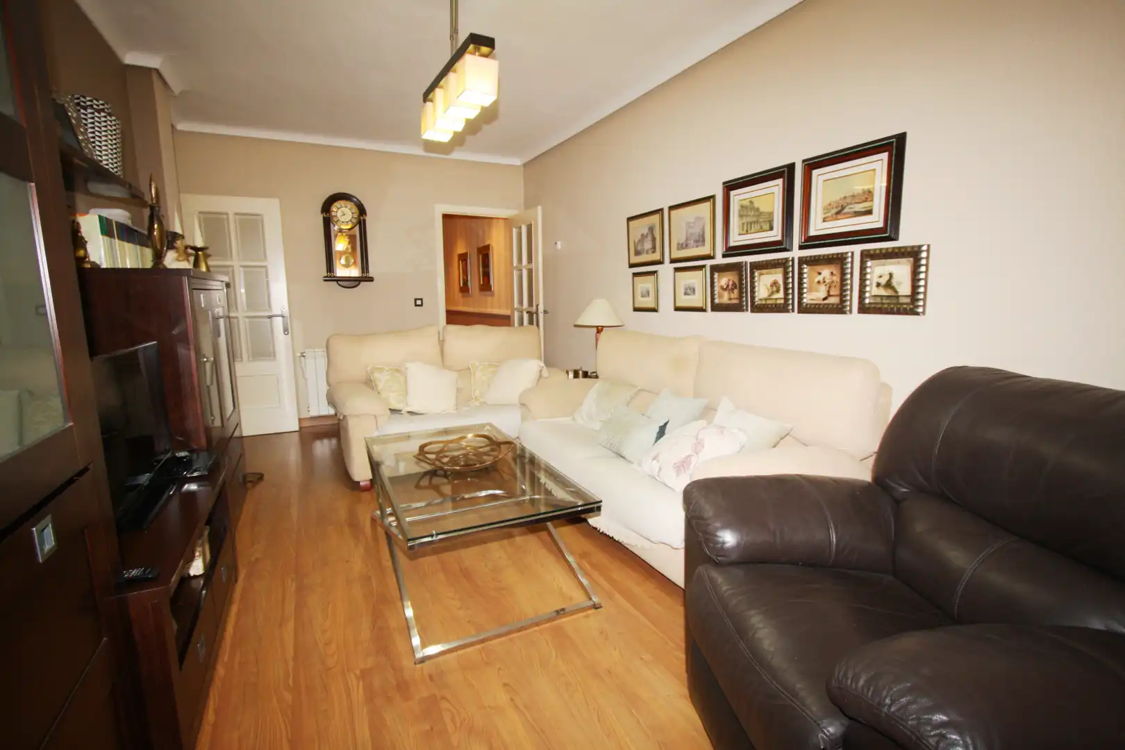 Sala de estar de Piso en venta en Albacete con Calefacción, Parquet y Amueblado