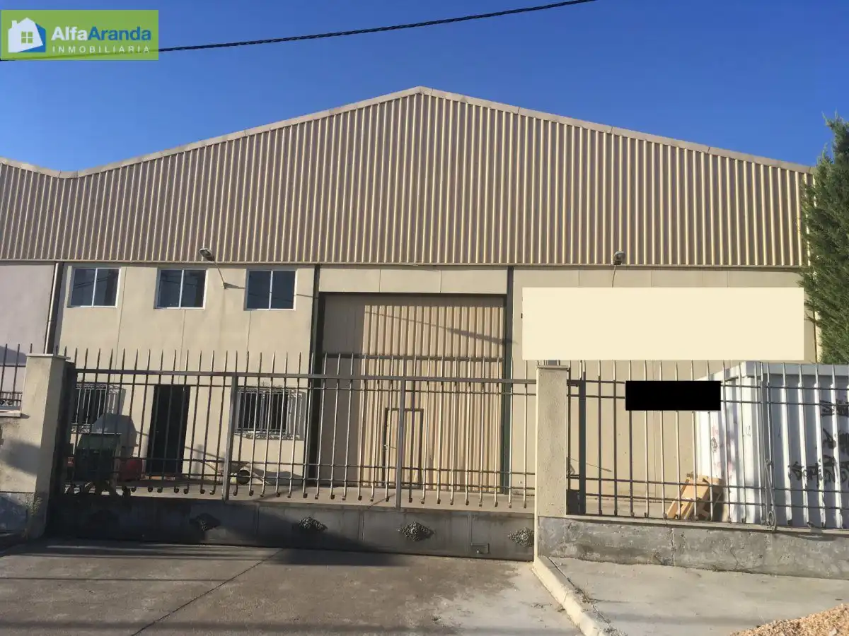 Vista exterior de Nau industrial en venda en Aranda de Duero