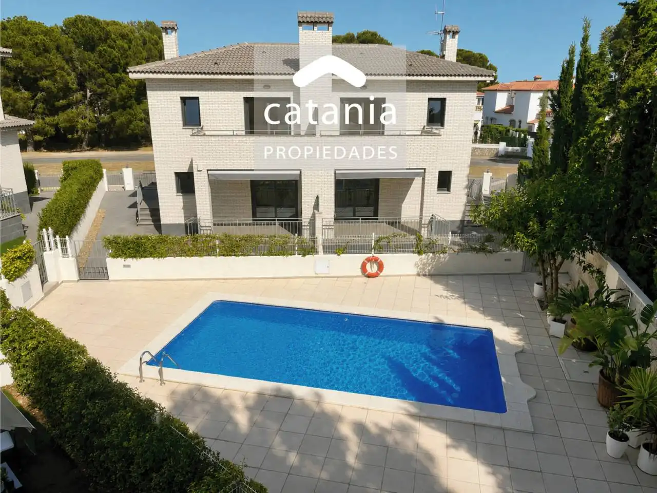 Casa bifamiliare con piscina in vendita a Calle Magnòlia
