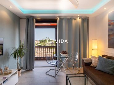 Piso con balcón en venta en Calle Finlandia