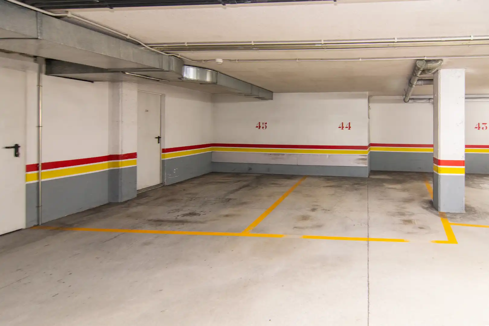 Parking de Dúplex en venta en Pontedeume con Calefacción, Parquet y Trastero