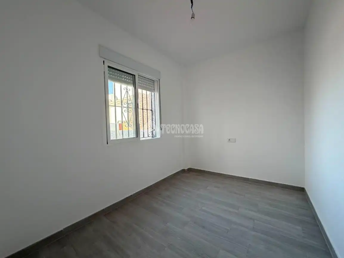 Schlafzimmer von Wohnung zum Verkauf in Isla Cristina mit Balkon