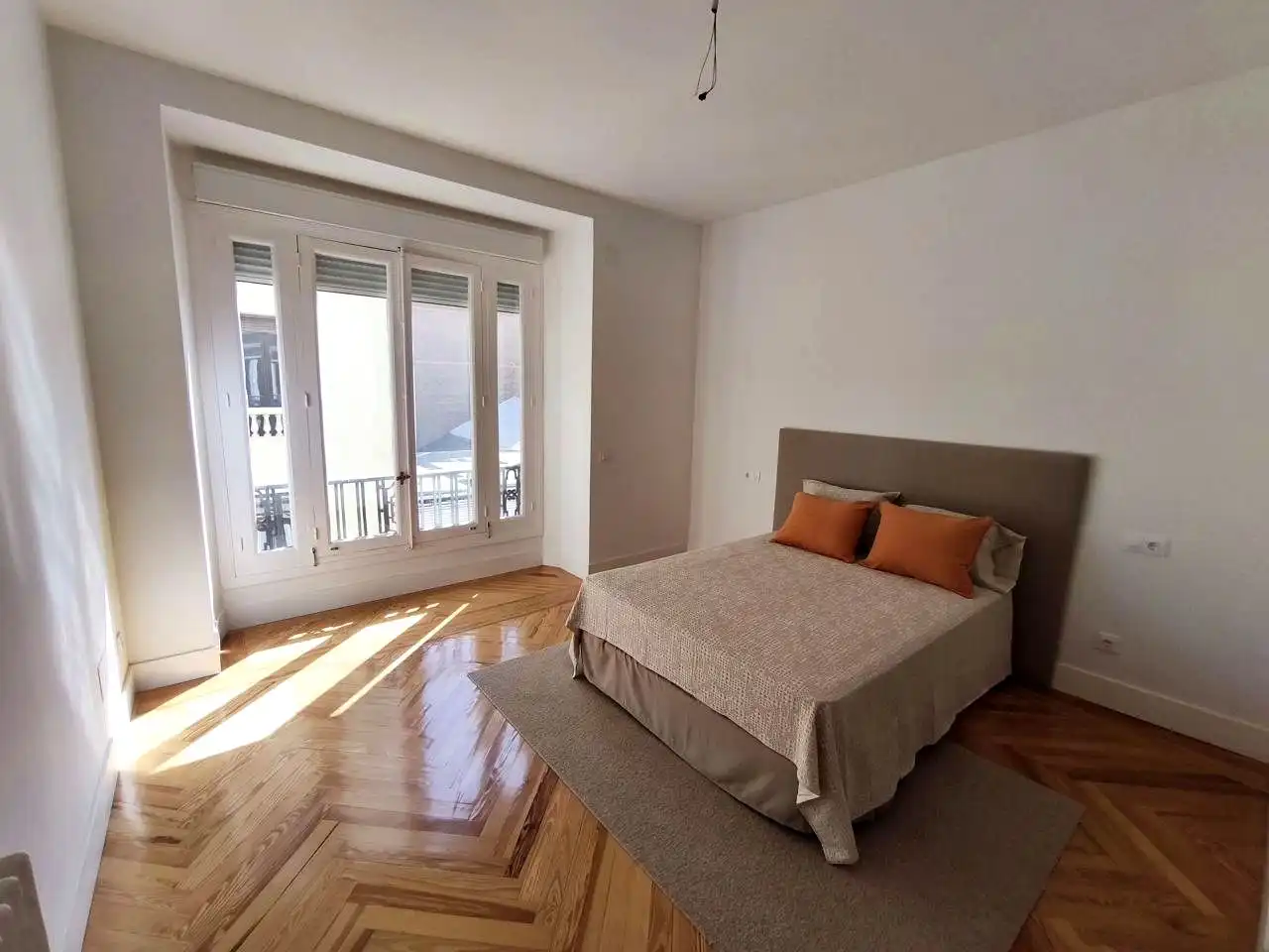 Schlafzimmer von Wohnung zur Miete in Madrid mit Terrasse