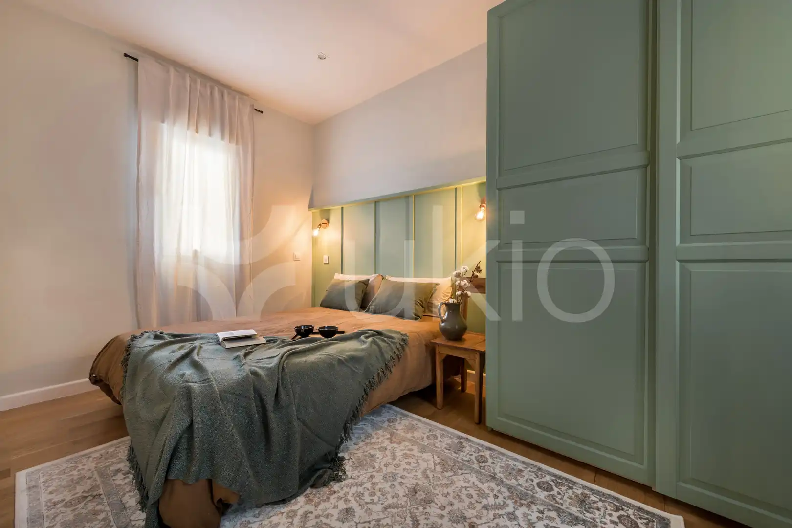 Dormitori de Apartament de lloguer en Madrid amb Aire condicionat, Calefacció i Moblat