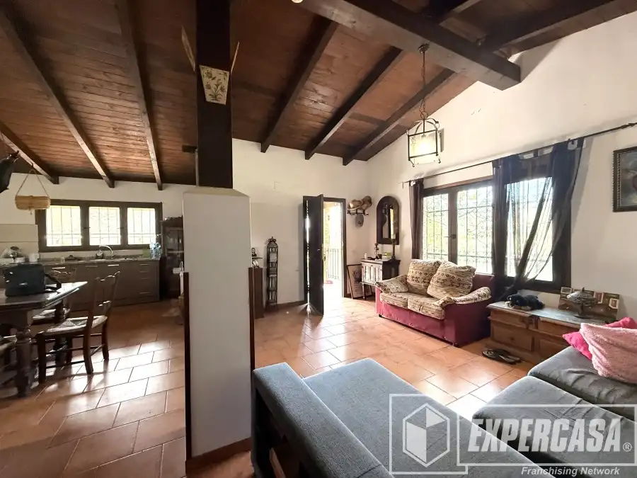 Sala d'estar de Casa o xalet en venda en Pedralba amb Calefacció i Terrassa