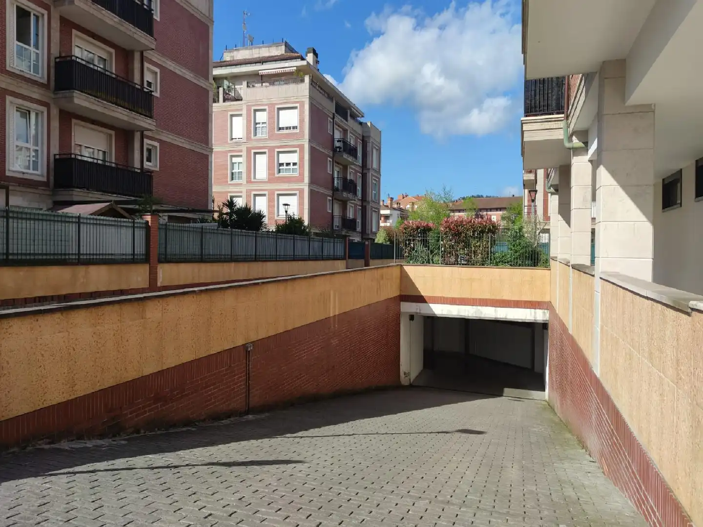 Garage for sale in Amorebieta-Etxano, Bizkaia