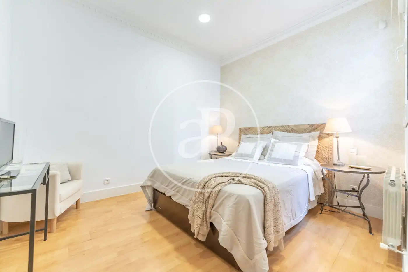 Bedroom of Flat for rent in Madrid  with Air Conditioner, Heating and Private garden