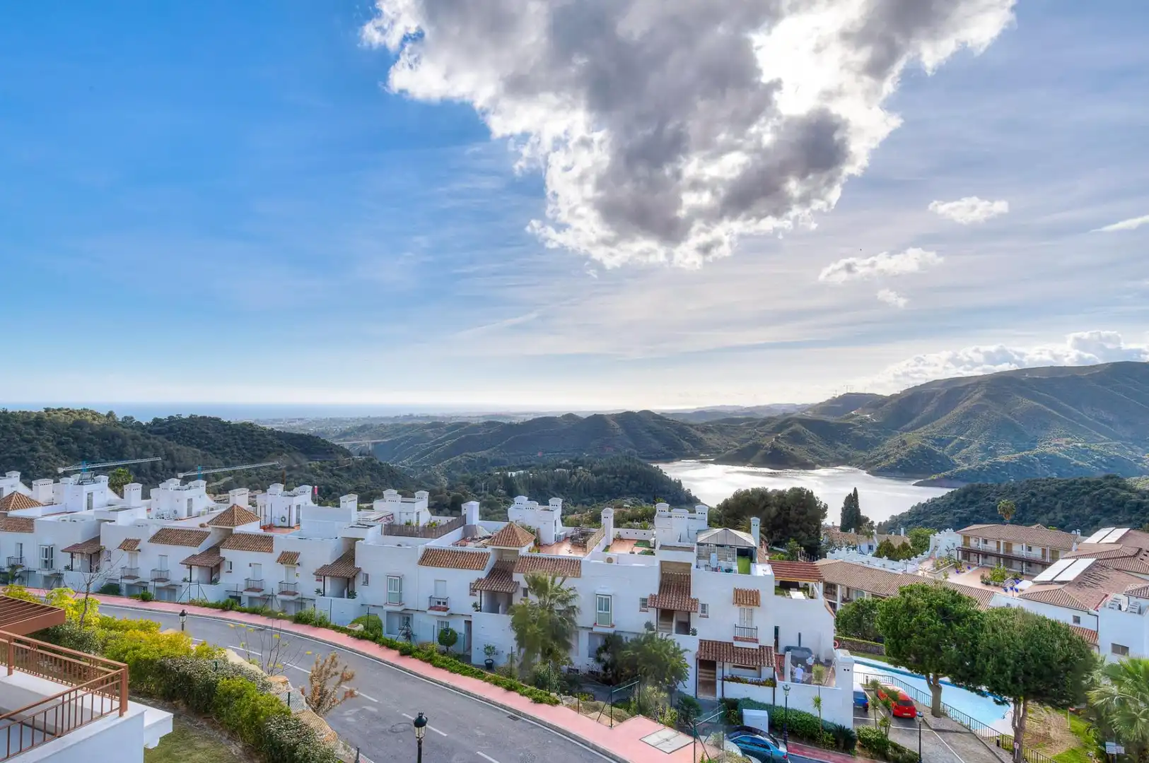 Exterior view of Attic for sale in Istán  with Air Conditioner, Private garden and Terrace
