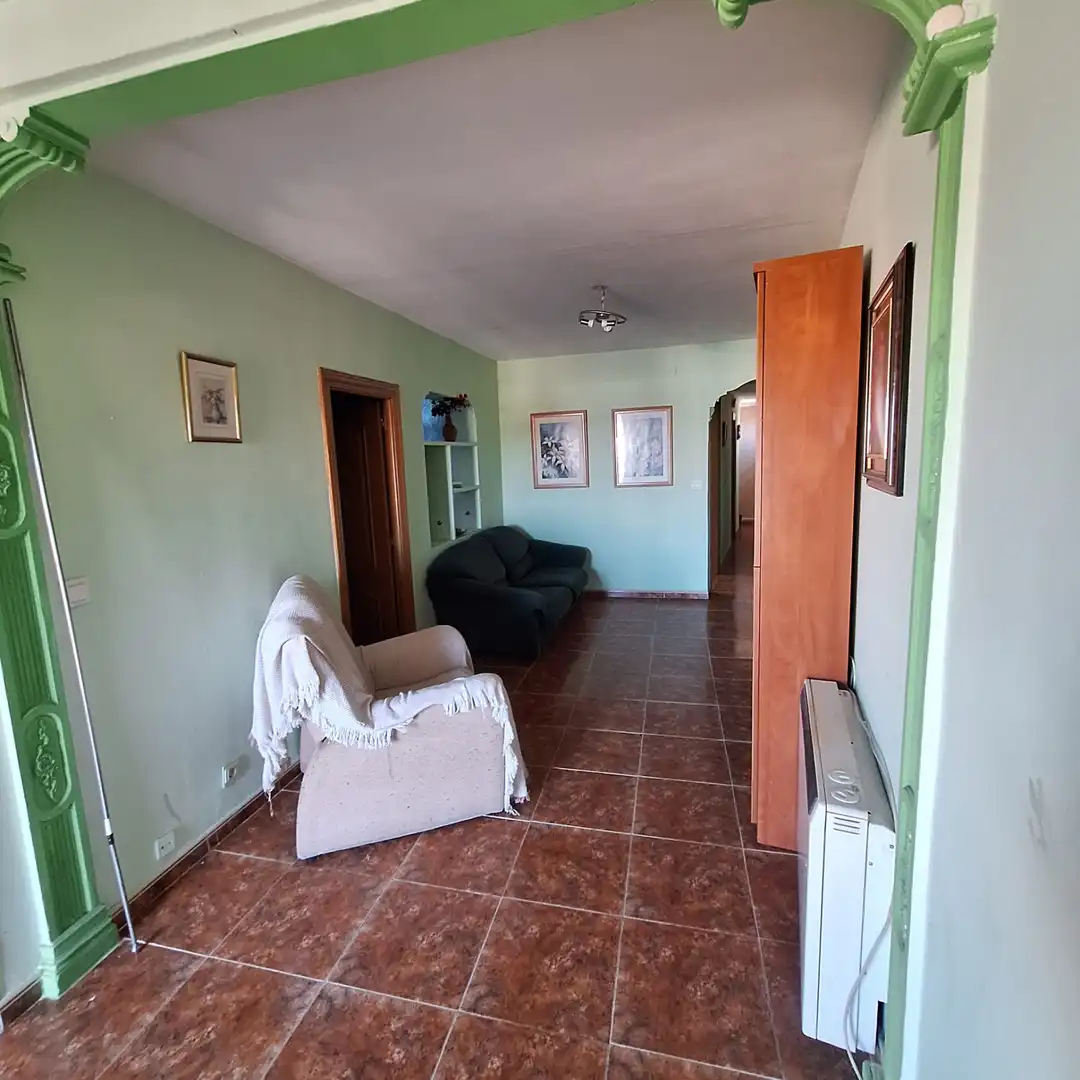 Sala de estar de Piso en venta en Íscar con Calefacción, Terraza y Amueblado
