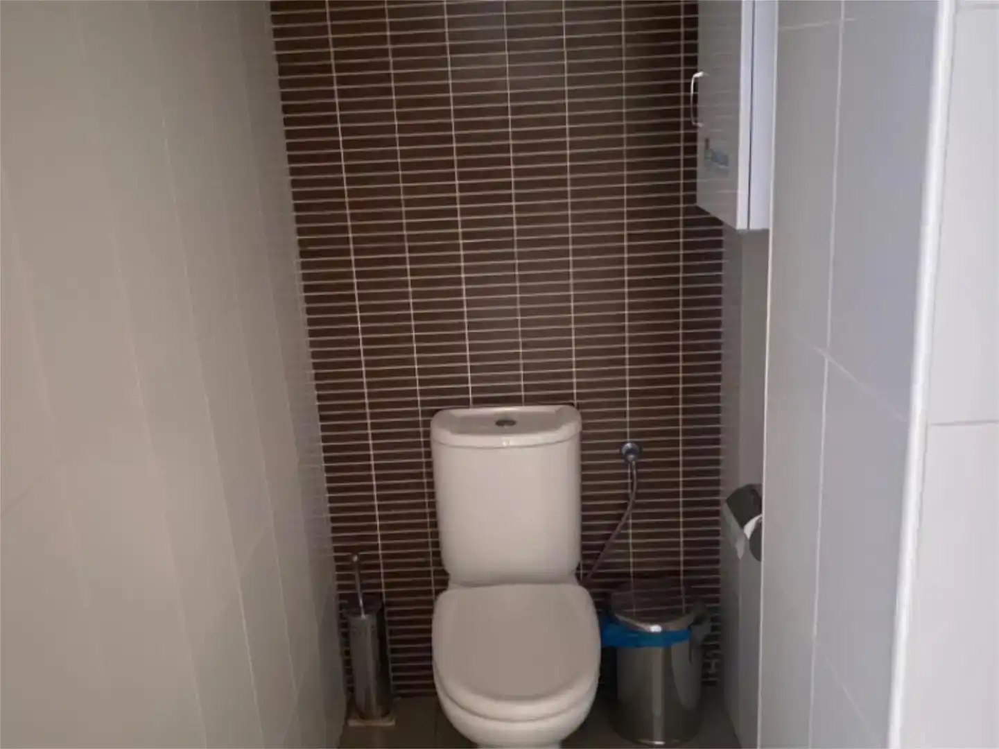 Bany de Local de lloguer en Ceuta amb Aire condicionat i Parquet