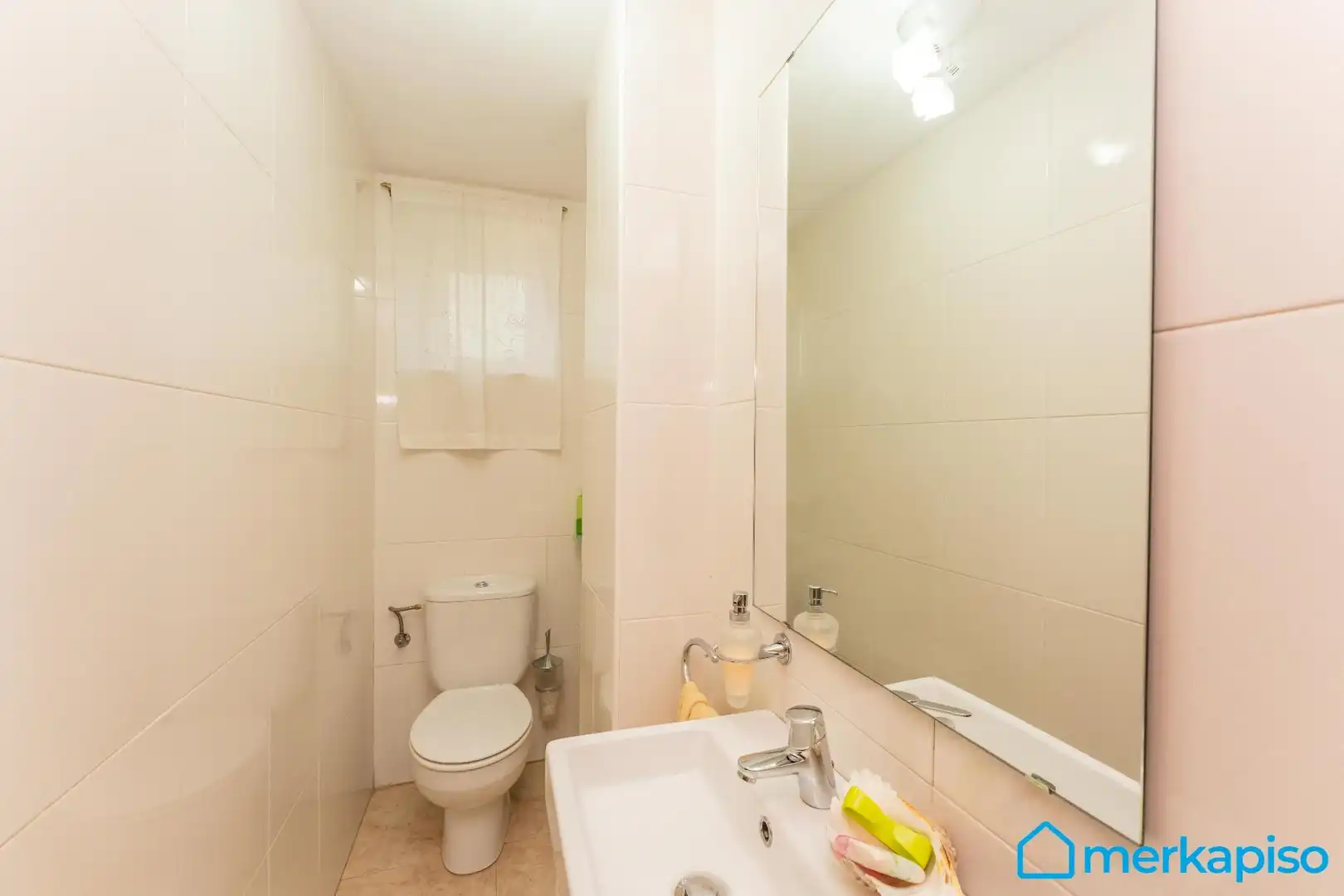 Baño de Casa adosada en venta en Viladecans con Calefacción, Jardín privado y Terraza