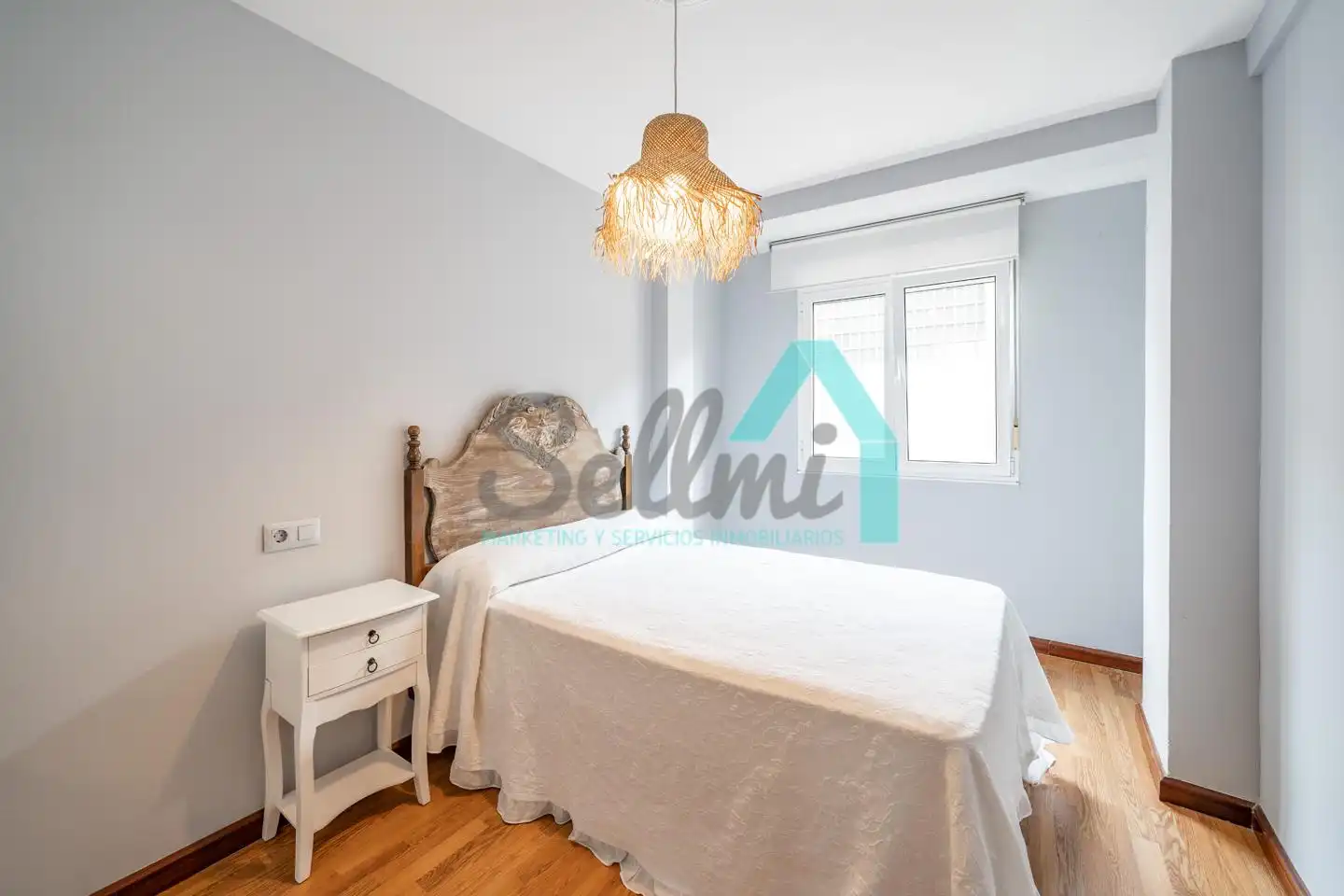 Bedroom of Flat for rent in Gijón   with Heating, Terrace and Furnished