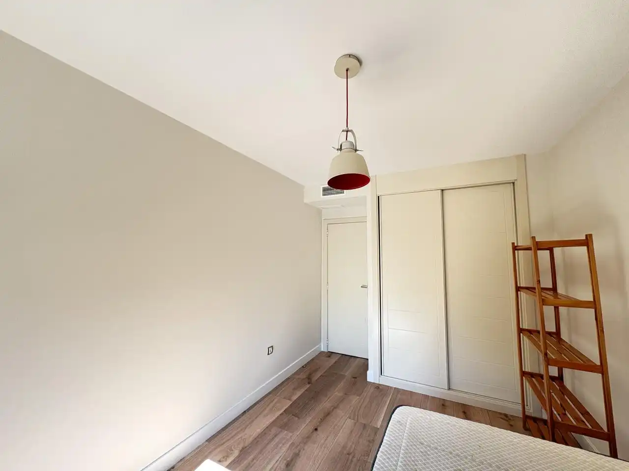 Habitación de Planta baja de alquiler en Las Rozas de Madrid con Aire acondicionado, Calefacción y Terraza