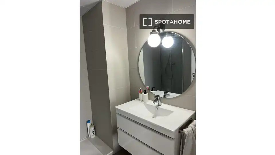 Room in Valencia, Valencia