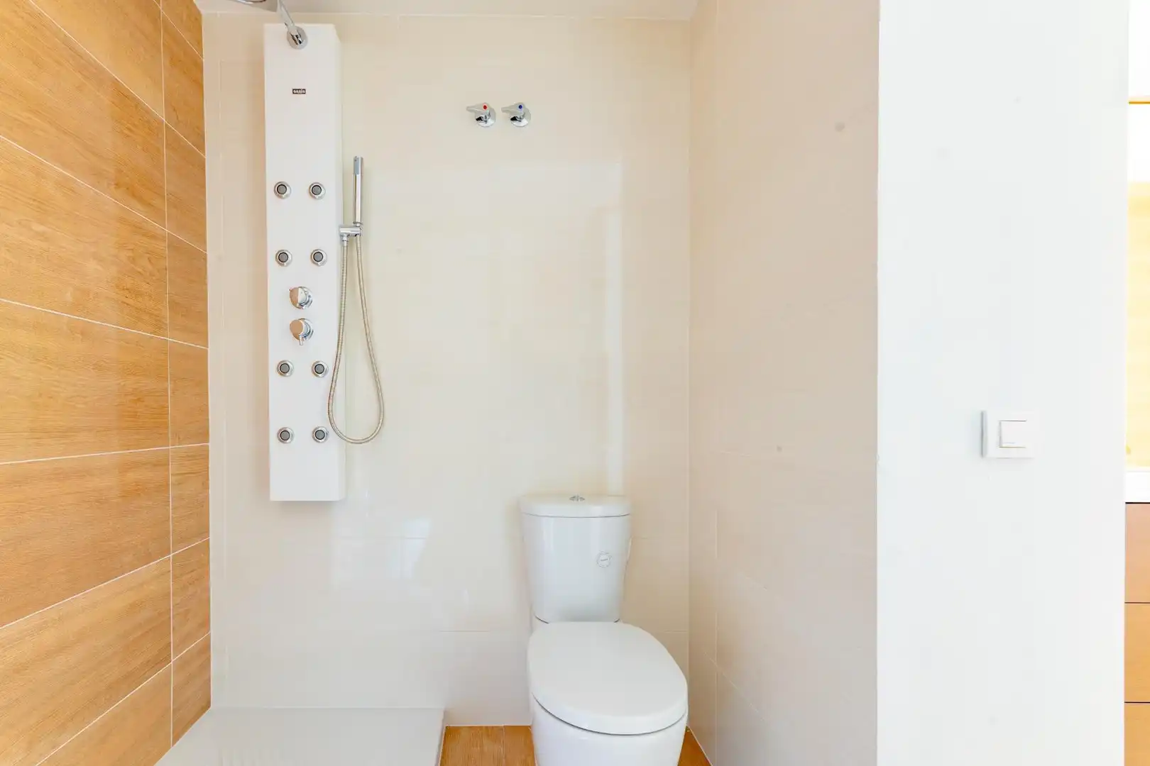 Baño de Ático de alquiler en Gandia con Aire acondicionado, Calefacción y Parquet