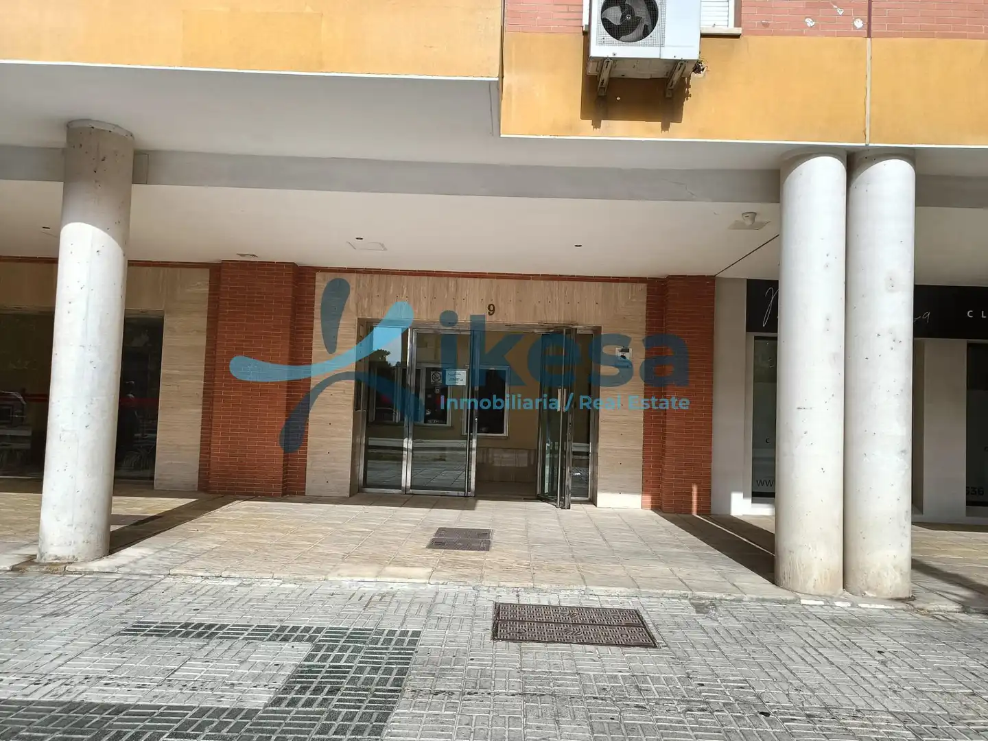 Vista exterior de Pis en venda en Este - Alcosa- Torreblanca