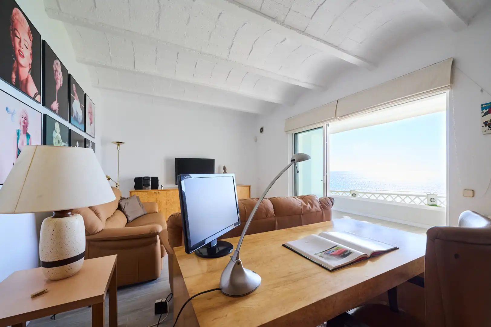 Sala d'estar de Casa o xalet en venda en Arenys de Mar amb Aire condicionat, Calefacció i Jardí privat