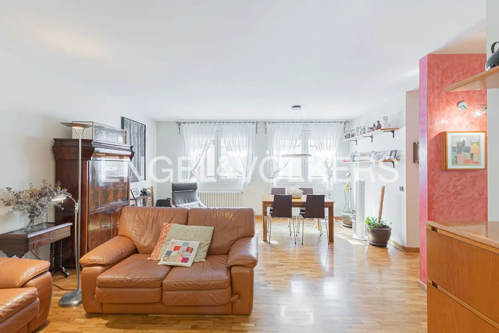 Sala d'estar de Casa adosada en venda en Barcelona amb Aire condicionat, Calefacció i Parquet