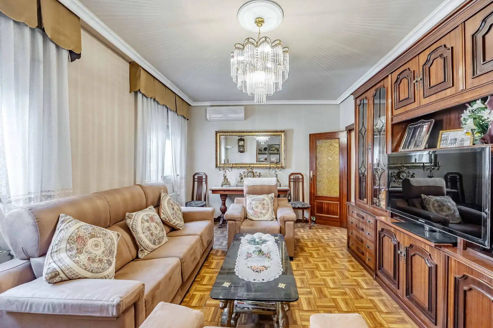 Living room of Flat for sale in Madrid  with Heating