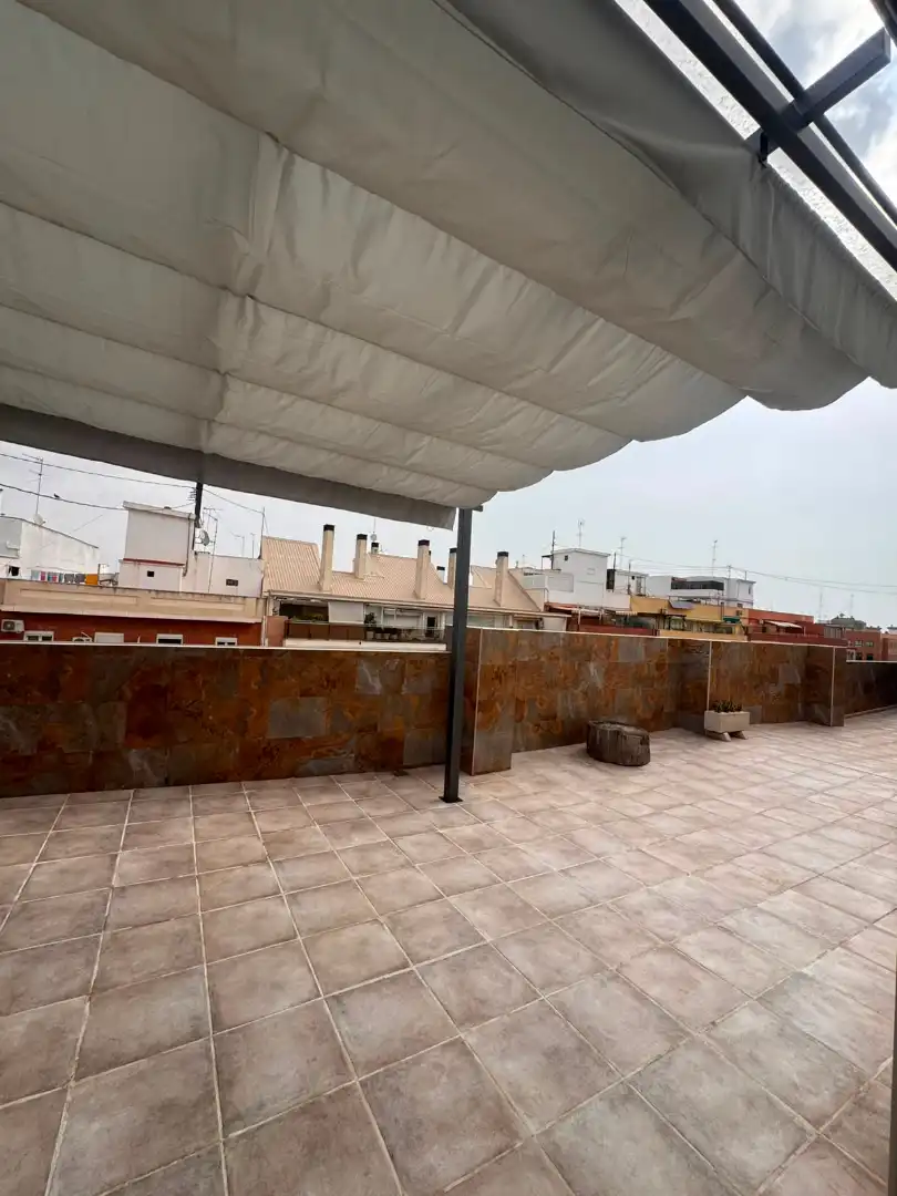 Terrasse von Dachboden zur Miete in Valencia mit Klimaanlage, Terrasse und Möbliert