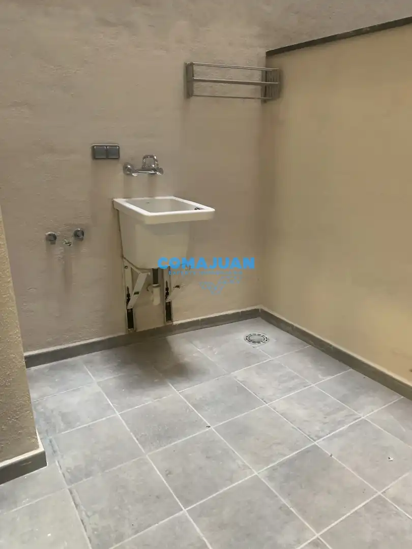 Baño de Piso en venta en Mataró con Aire acondicionado, Calefacción y Trastero