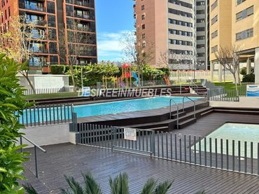 Pis amb piscina en venda a Avinguda del Mestre Rodrigo